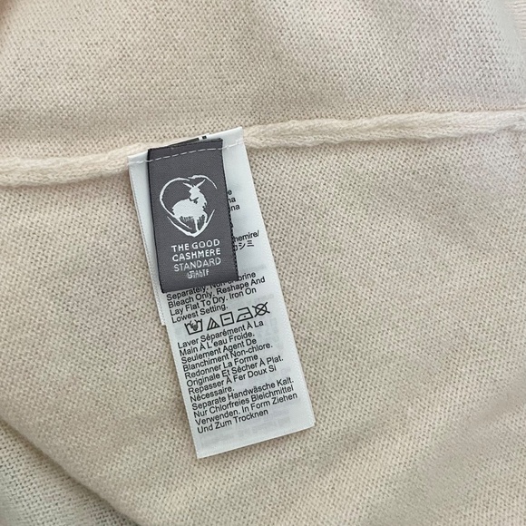 NWT!! J. CREW Cashmere Relaxed Cropped V-Neck Sweater Heathered Muslin Medium - Picture 14 of 16